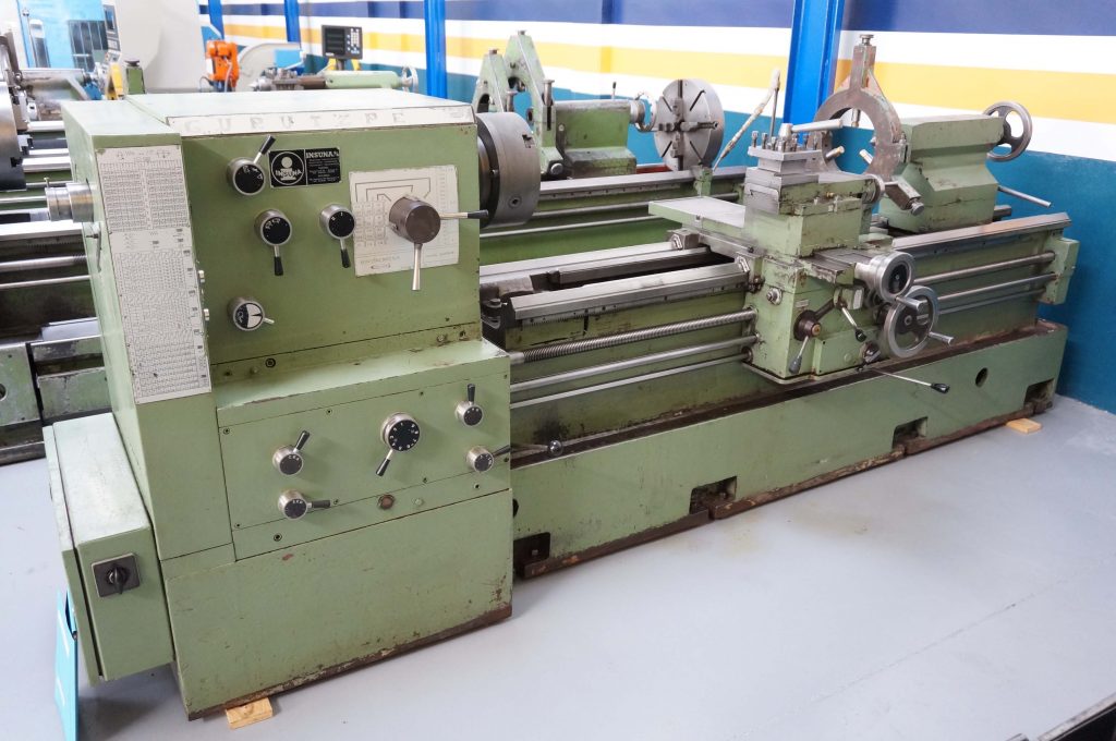 Gurutzpe Manual Lathe in liquidation sale