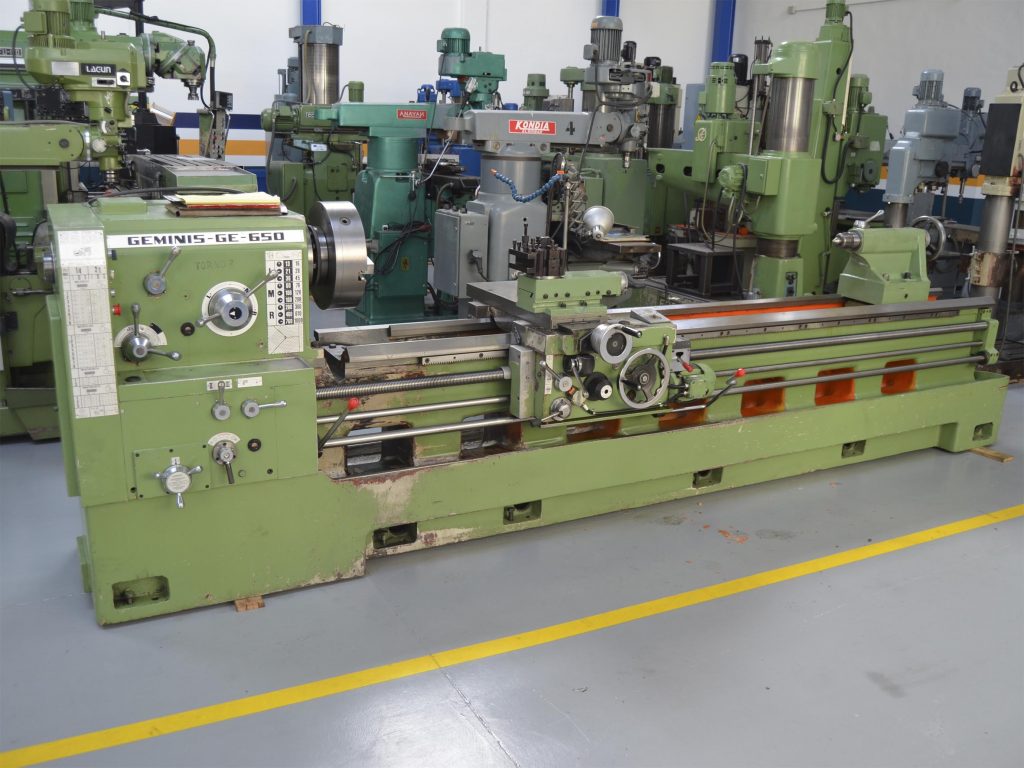 Used Geminis GE-630 Manual Lathe