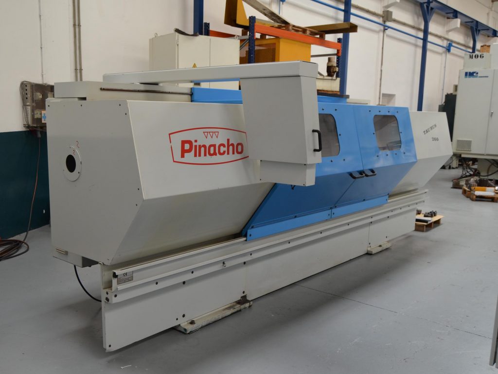 Torno CNC Pinacho Taurus 260 de segunda mano en venta