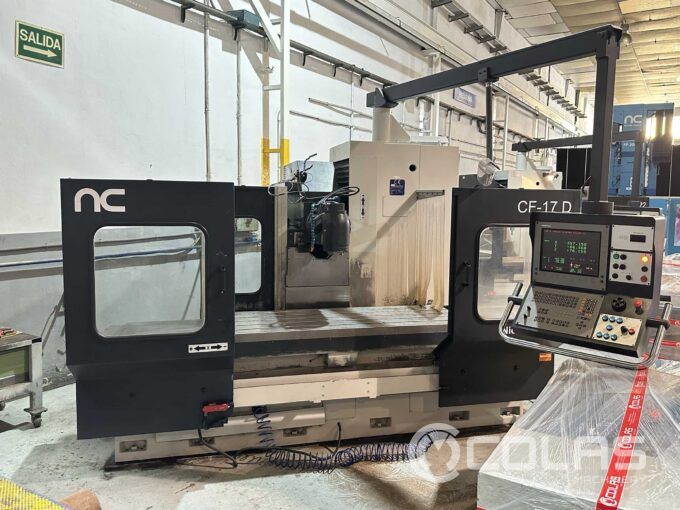 Correa CF 17d milling machine in liquidation sale